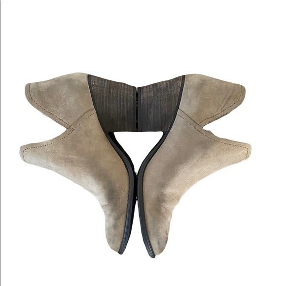 Steve Madden Adelphie Leather Distressed Ankle Booties Block Heal Slip On - Picture 3 of 12